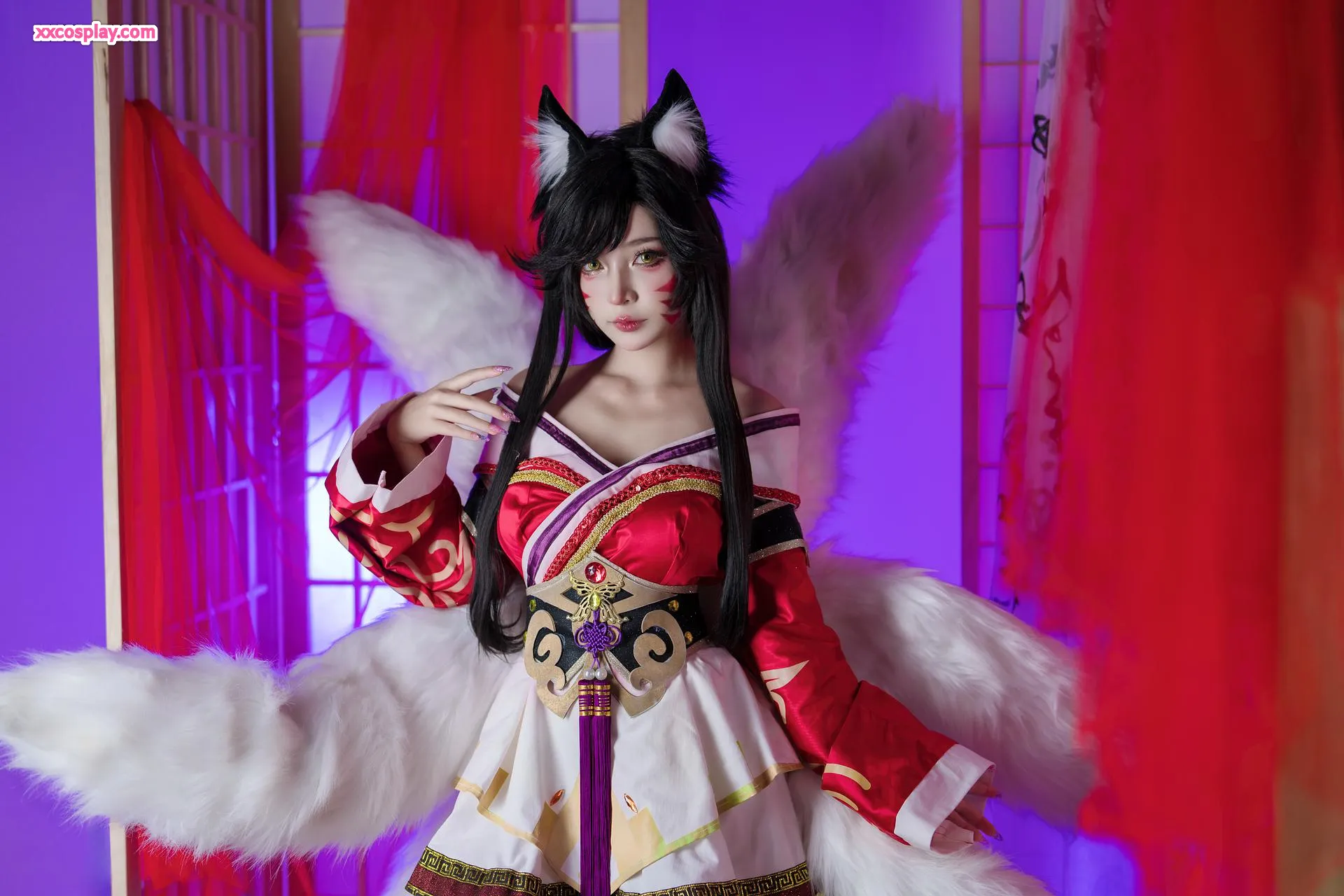 Umeko J as Ahri - League of Legends Cosplay